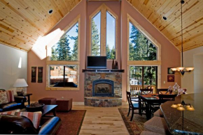 Red Cedar on North Shore - Beautiful 3BR w Gorgeous Furnishings in Tahoe City